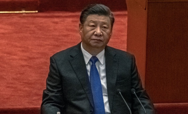 Китайска комунистическа партия с нов ЦК, разширява правомощията на Си Цзинпин