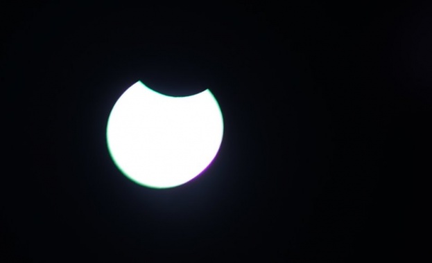 Частично слънчево затъмнение може да се наблюдава днес по обяд