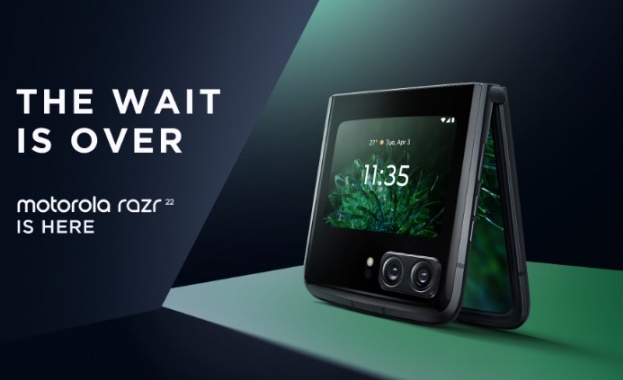 Като първооткривател на сгъваемите телефони Motorola не спира да изследва