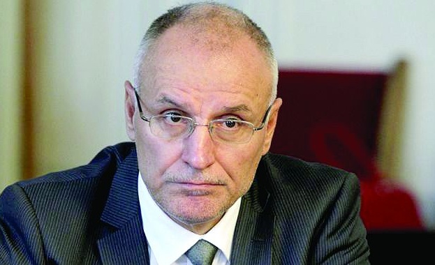 Димитър Радев: До влизането в еврозоната остава страната ни да покрие критерия за ценова стабилност Димитър Радев: До влизането в еврозоната остава страната ни да покрие критерия за ценова стабилност
