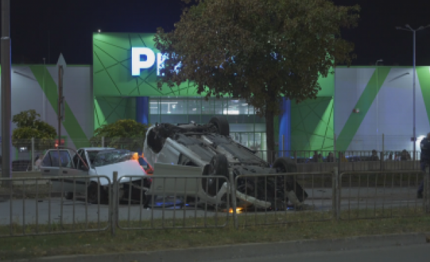 Родителите на загиналата в катастрофа 22 годишна Светомира Накева от Шумен