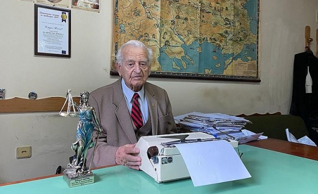 На днешния празничен 1 ноември дни преди да навърши 94