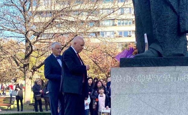 Главният прокурор Иван Гешев честити Деня на народните будители В профила