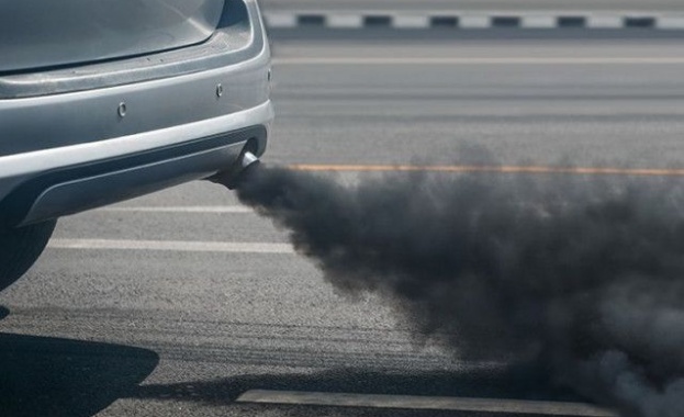 ЕК с нови мерки за борба с вредните емисии от автомобилите