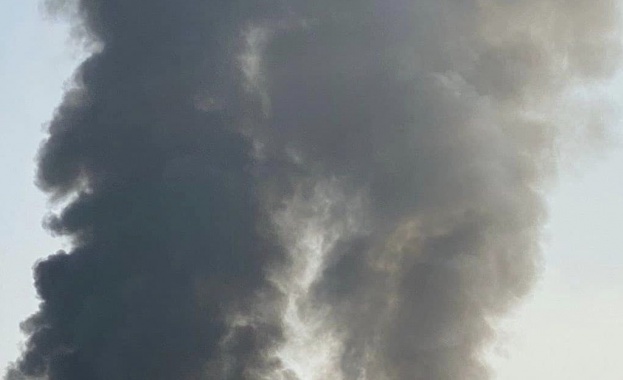 Пожар гори в кооперация в столичния квартал Лозенец Огънят е избухнал