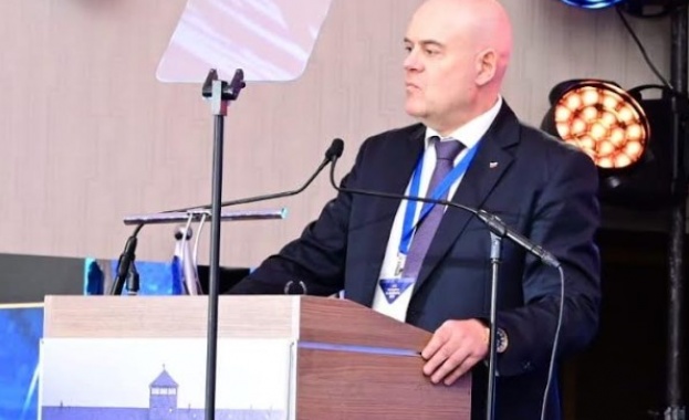 Историческият урок от Холокоста който никога не трябва да забравяме