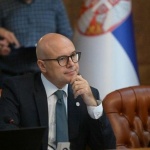 Сръбският премиер подаде оставка