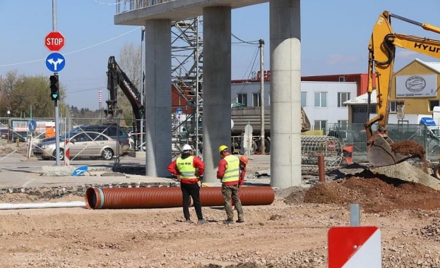 Индексът на продукцията в сектор Строителство се понижава с 0 2