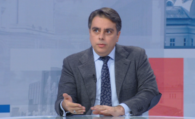 Асен Василев: Страната ни изпълнява всички критерии, освен инфлационния 