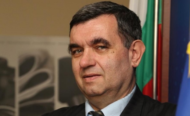 Доц. Йосиф Аврамов: Над 2 млн. българи трудно ще оцелеят през зимата Доц. Йосиф Аврамов: Над 2 млн. българи трудно ще оцелеят през зимата