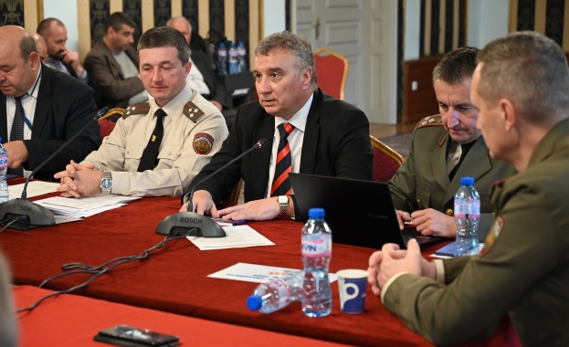 Ректорът на УНСС проф. Димитров с лекция пред Министерство на отбраната за модернизация на армията