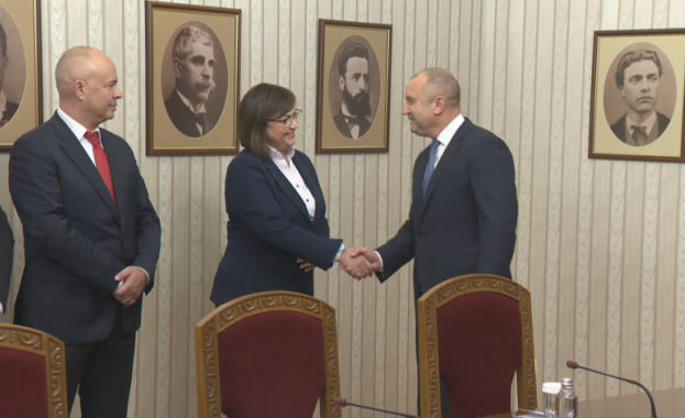 Президентът Румен Радев провежда консултации с БСП за България Държавният
