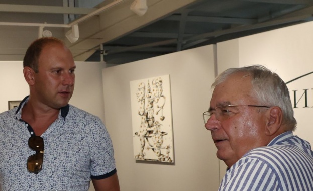 Посланик Чавдар Минчев и доц Николай Цонков от Стратегическия институт