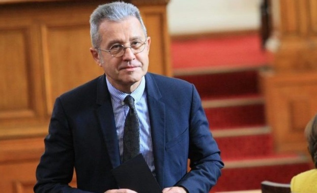 Зам председателят на Народното събрание Йордан Цонев разкри за скандални оферти