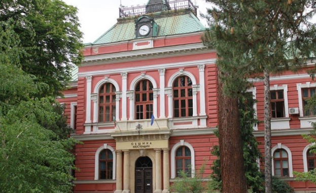 За да пести от отопление общината в Кюстендил събра в