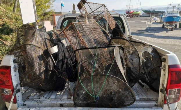 След извършен обход по бреговете на водоеми в района на