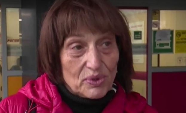 Първа снимка на 12 годишния Александър от болничната стая показа баща