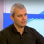 Костадинов: Президентът върви по ръба на закона със заявката за избори през март