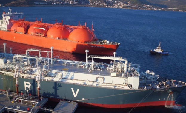 Първият кораб специално предназначен за връщане на втечнен природен газ