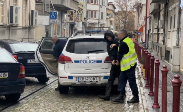Полицията в Бургас задържа и последния мароканец от групата мигранти