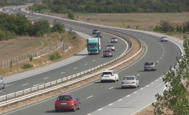 Полицията преследва кола с полска регистрация по АМ Тракия съобщава