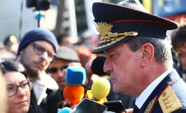 Президентът Румен Радев откри паметник на основателя на Софийската противопожарна