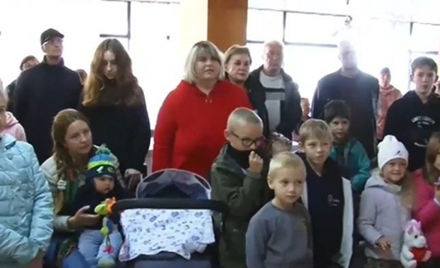 Над 100 украинци, избягали от войната и потърсили убежище в