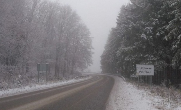 Начало на зимната обстановка в страната От Пътната агенция призоваха