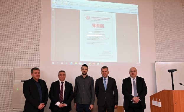 Издаването на първото в България електронно уверение за студенти беше