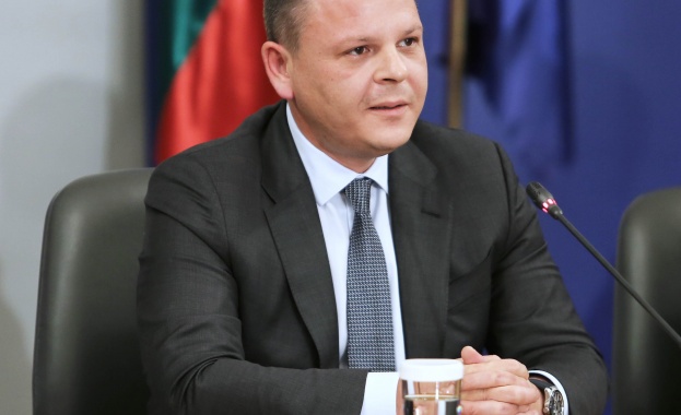 Вицепремиерът и министър на транспорта и съобщенията Христо Алексиев подписа