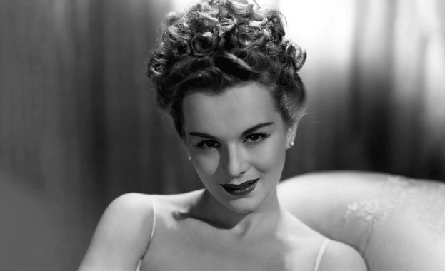 Любовта е игра която може да се играе от двама