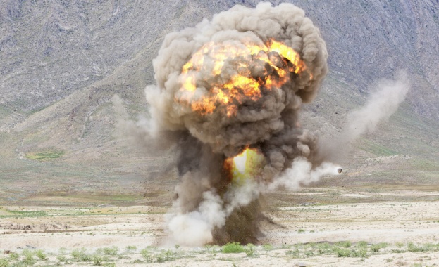 Най малко 15 души загинаха а 27 бяха ранени при взрив