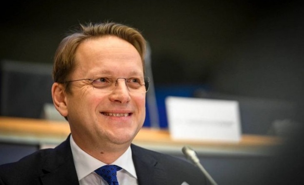 Европейският комисар по въпросите на съседството и разширяването Оливер Вархей