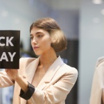 Черен петък 2022: 72% повече генериран оборот и увеличение на поръчките при онлайн пазаруването на мода спрямо 2021 г.