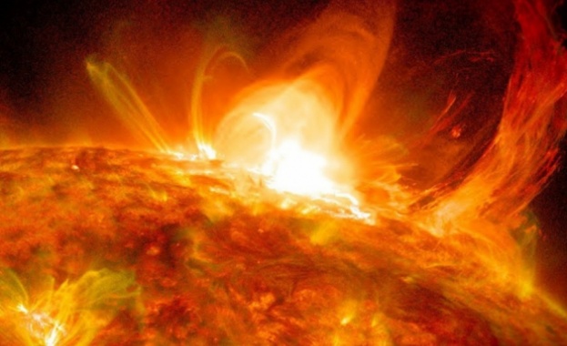 Руски учени предупреждават за силна слънчева активност днес която може