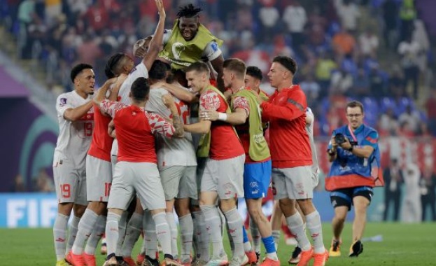 Швейцария прати Сърбия у дома, Камерун би Бразилия