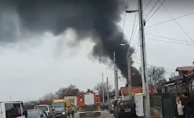 Автобуси се запалиха на паркинг на частна фирма вчера по