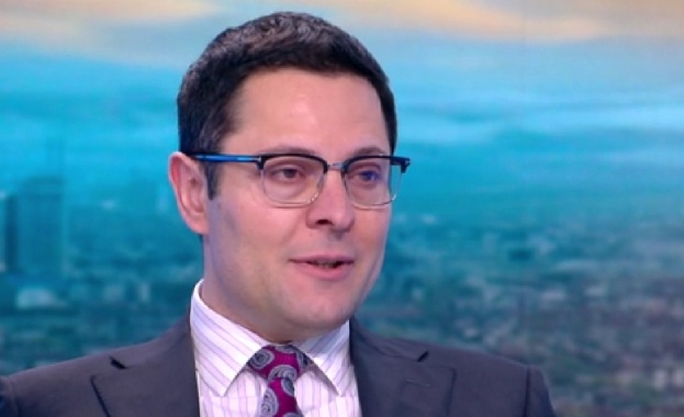 В момента Българската банка за развитие ББР работи като заложна