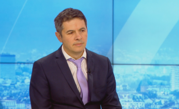 Филип Гунев: Шоуто ще продължи още два месеца - до изборите