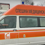 Двама души са ранени при катастрофа между кола и микробус в Плевенско