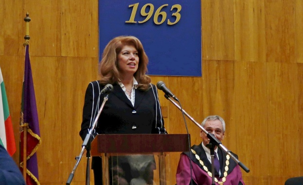 Често чувате че на вас младите хора разчитаме да градите