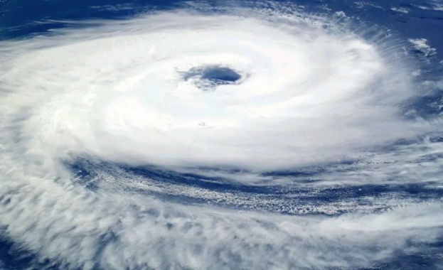 От векове моряците са знаели че най лошите бури ги очакват