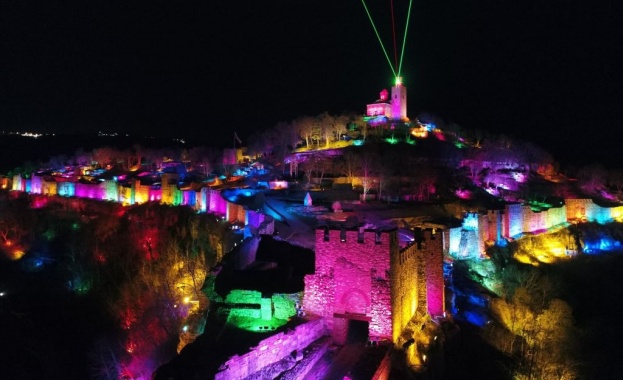 Прожекция на аудиовизуалния спектакъл Царевград Търнов звук и светлина