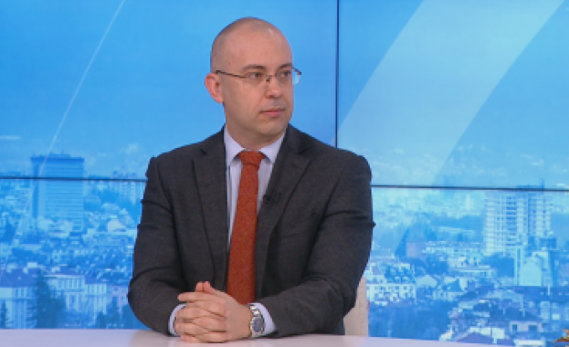 Калоян Стайков: Ролята на парламента се изчерпва с приемане на енергийна стратегия, която отново минава през министъра на енергетиката