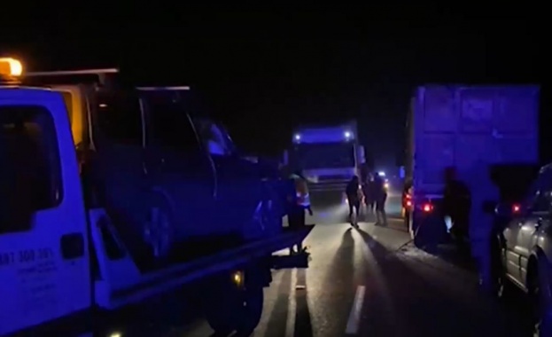 Няма данни за жертви и сериозно пострадали
Тежка катастрофа на Подбалканския