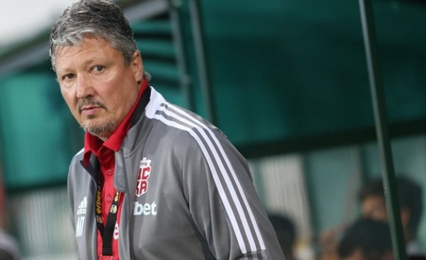 Уволняват Любо Пенев от ЦСКА