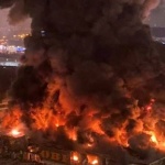Пожар и взривове унищожиха огромен мол край Москва