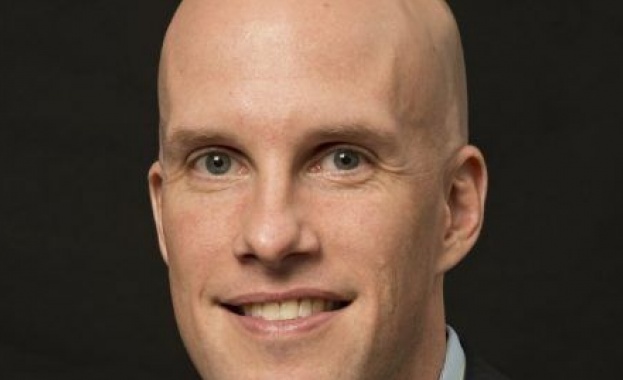 Известният американски спортен журналист Грант Уол почина в Катар по