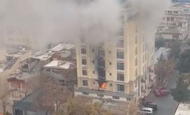 Най малко трима нападатели бяха убити след като открили стрелба в