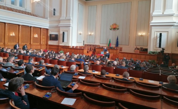 Депутатите се събират на извънредно заседание в Народното събрание Те ще
